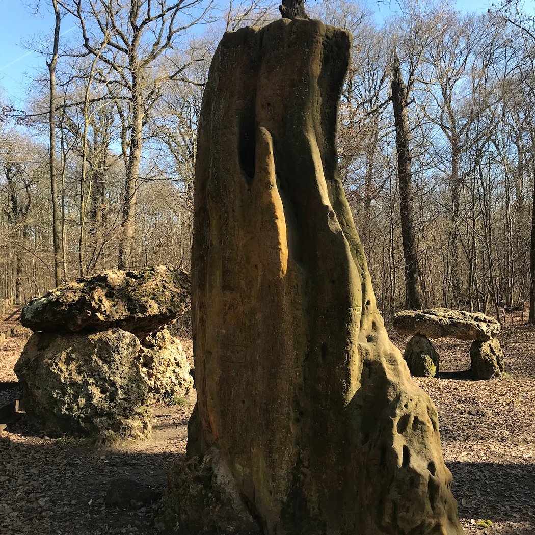 Les Trois Menhirs 1